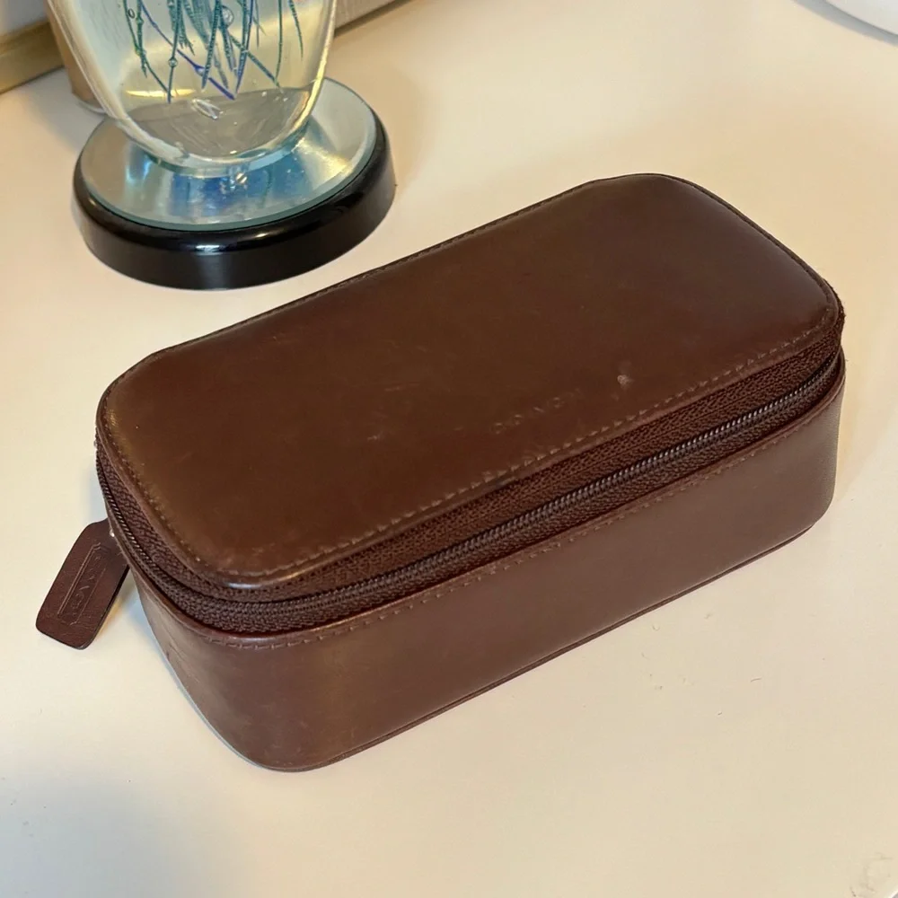 Coach Vintage Leather Chubby Zipper Closure Travel Cosmetic Case with Mirror